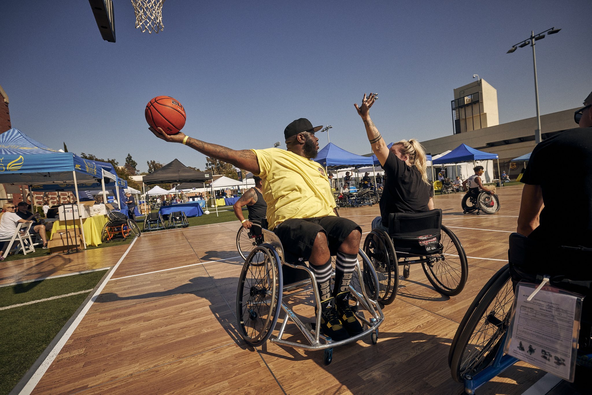 并通过各种 并通过各种